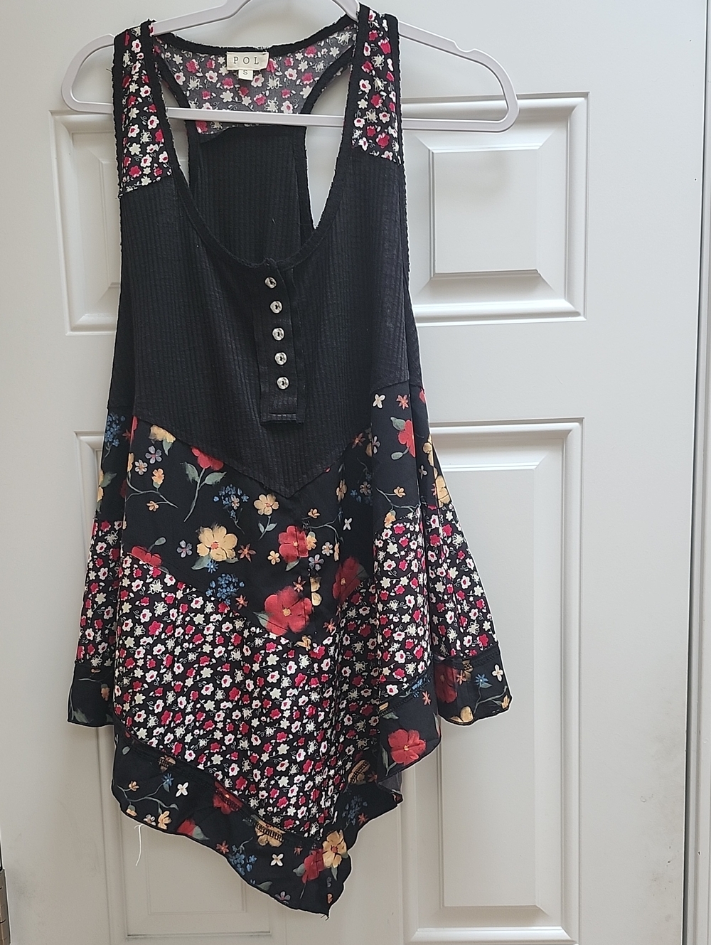 POL Black Red Floral Mixed-Print Racerback Tank with Button Front